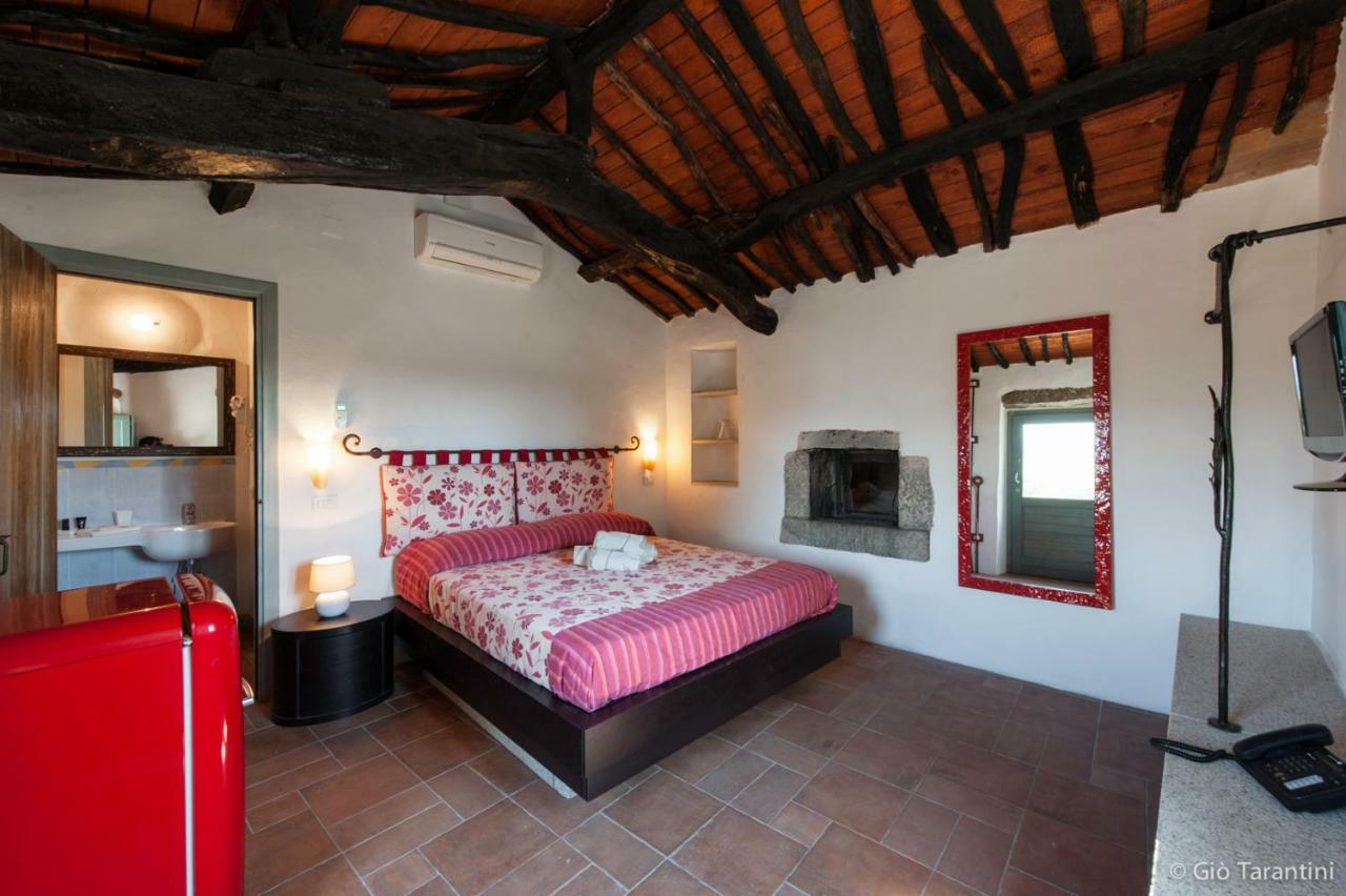 Liscia Country Relais Guest House Sant'Antonio di Gallura Luaran gambar