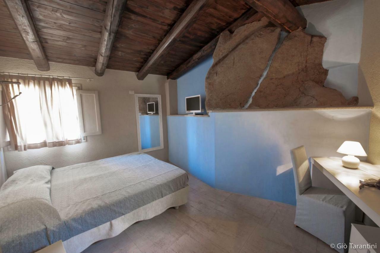 Liscia Country Relais Guest House Sant'Antonio di Gallura Luaran gambar